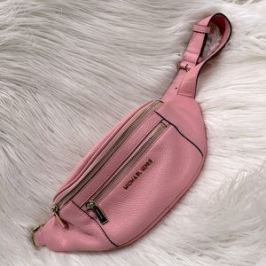 BARBIE PINK MICHAEL KORS BELT BAG 🩷
